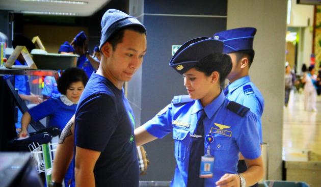 petugas-keamanan-bandara-i-gusti-ngurah-rai-dilatih-etd