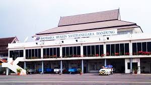 bandara-husein-jadi-pusat-penerbangan-pesawat-baling-baling